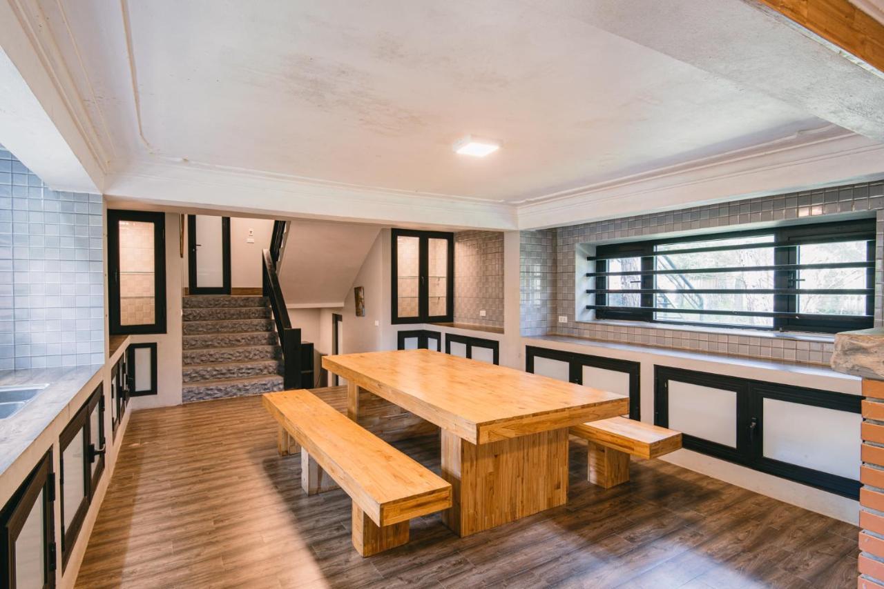 U Lesa - Nha Ben Rung Hotel Hanoi Kültér fotó